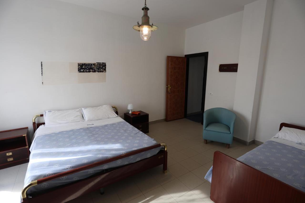 Hotel Barracuda Варкатуро Экстерьер фото