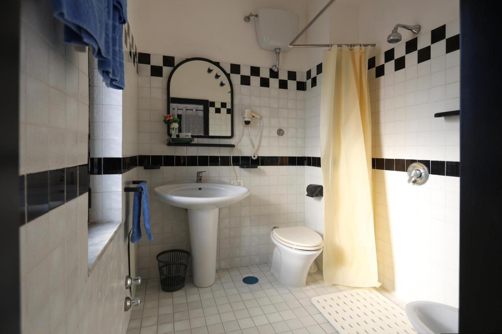 Hotel Barracuda Варкатуро Экстерьер фото